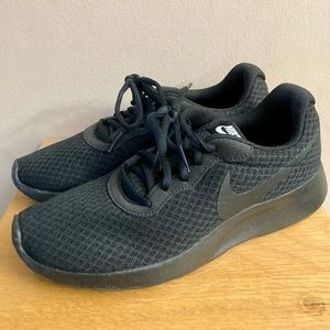 Nike - Black running shoes, SZ 8 Women’s - worn once, like new condition
